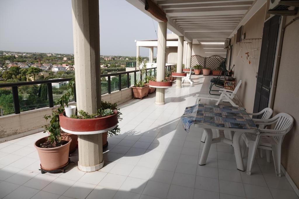Luminoso Attico Apartment Trani Exterior photo